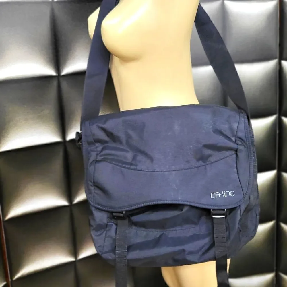 Dakine messenger.bag